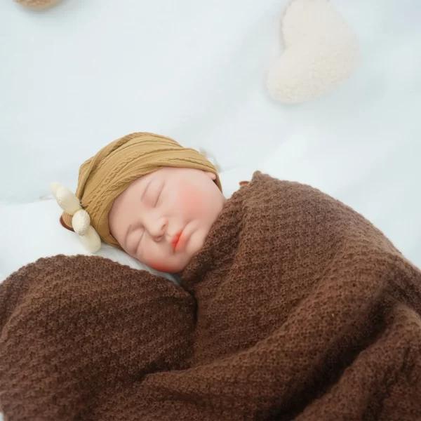 Lifelike silicone reborn doll, hand-painted skin with visible veins, suitable for children aged 3+ - Image 5