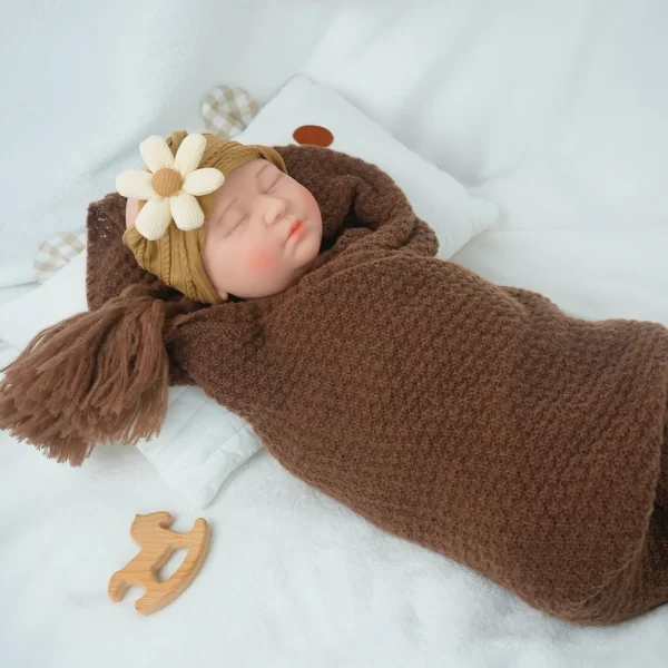 Lifelike silicone reborn doll, hand-painted skin with visible veins, suitable for children aged 3+ - Image 6